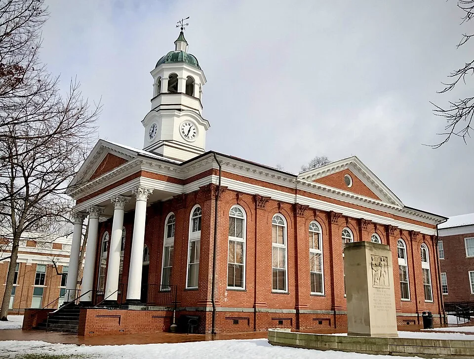 Loudoun County Courthouse in Leesburg
